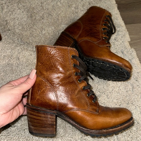 Frye Shoes - Frye Sabrina 6G Lace Up in Cognac